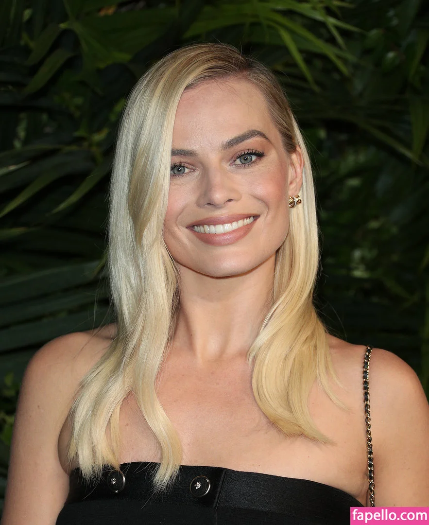 Margot Robbie Onlyfans Photo Gallery 
