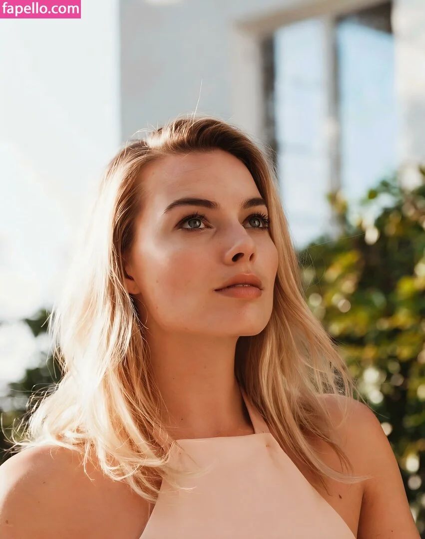Margot Robbie Onlyfans Photo Gallery 