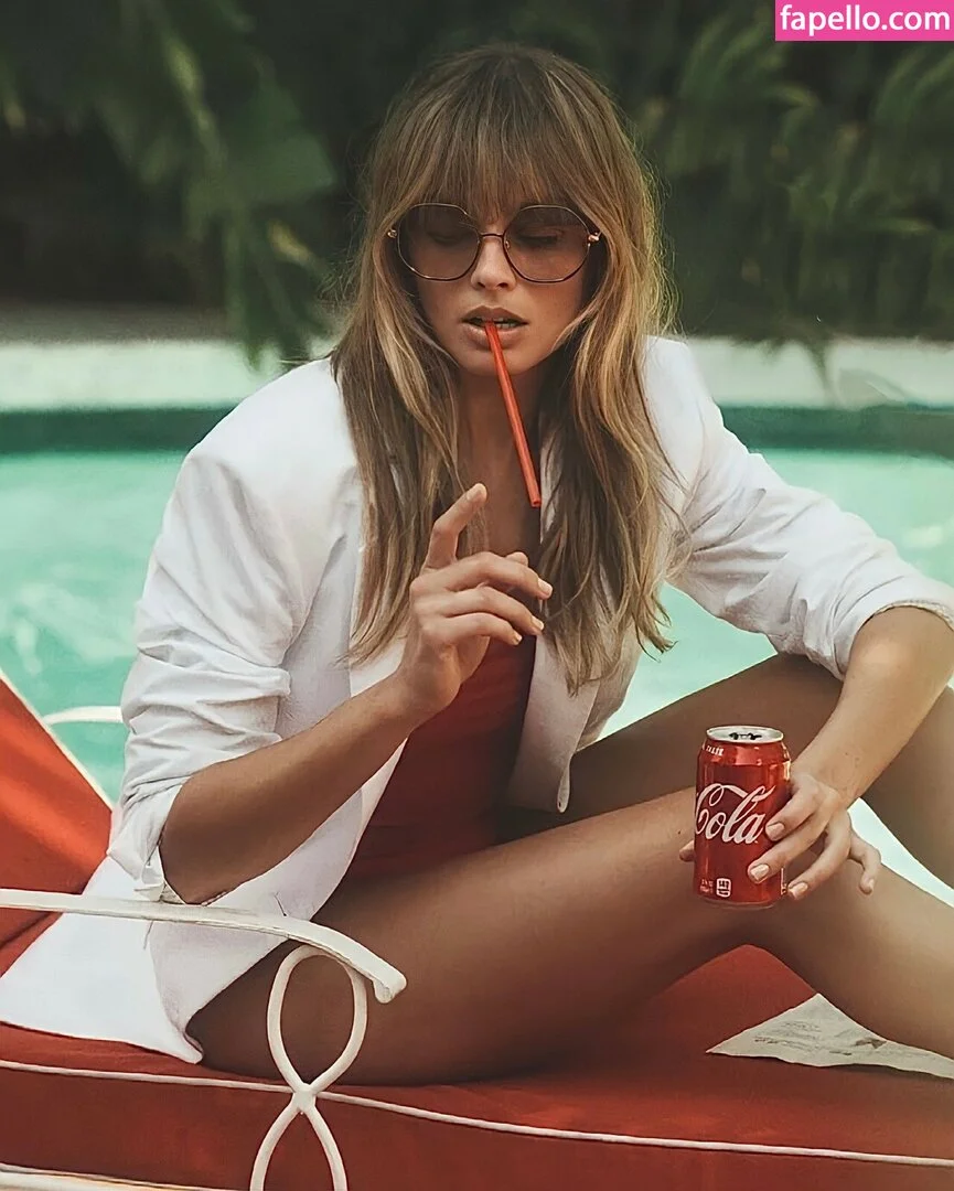 Margot Robbie Onlyfans Photo Gallery 