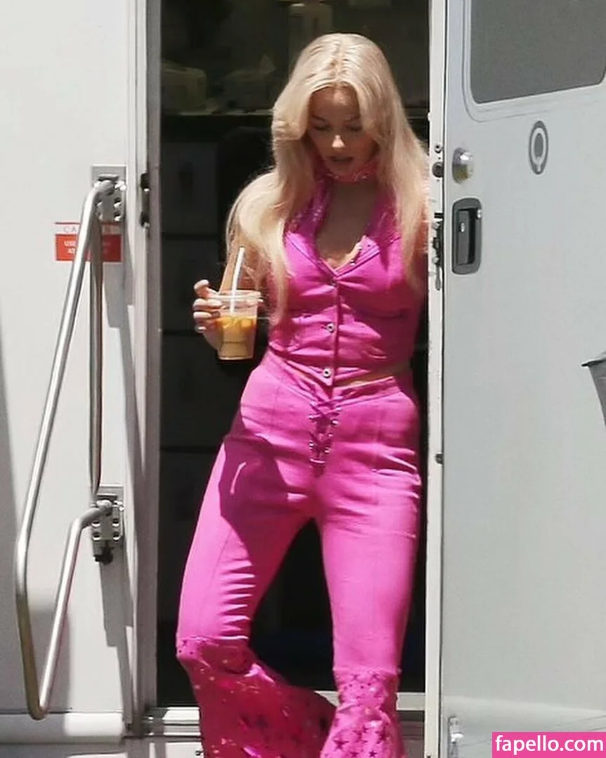 Margot Robbie Onlyfans Photo Gallery 