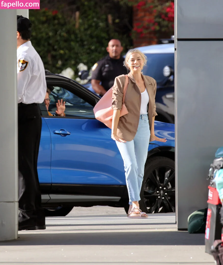 Margot Robbie Onlyfans Photo Gallery 