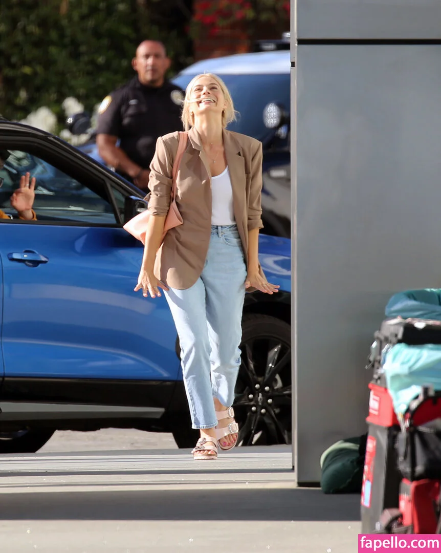 Margot Robbie Onlyfans Photo Gallery 