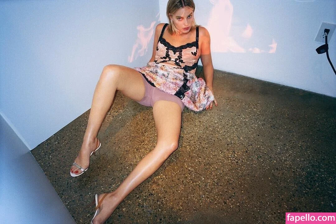 Margot Robbie Onlyfans Photo Gallery 