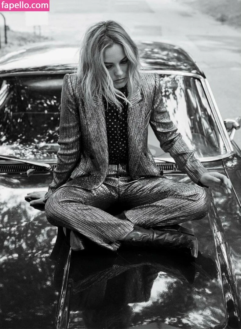 Margot Robbie Onlyfans Photo Gallery 