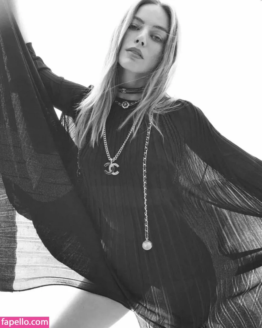 Margot Robbie Onlyfans Photo Gallery 