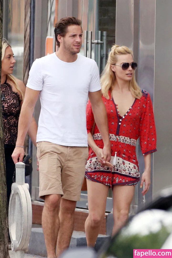 Margot Robbie Onlyfans Photo Gallery 