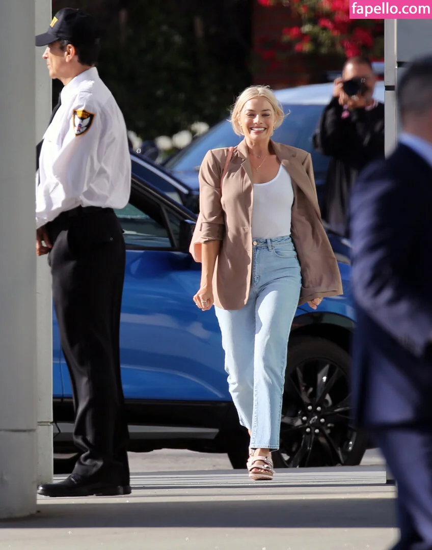 Margot Robbie Onlyfans Photo Gallery 