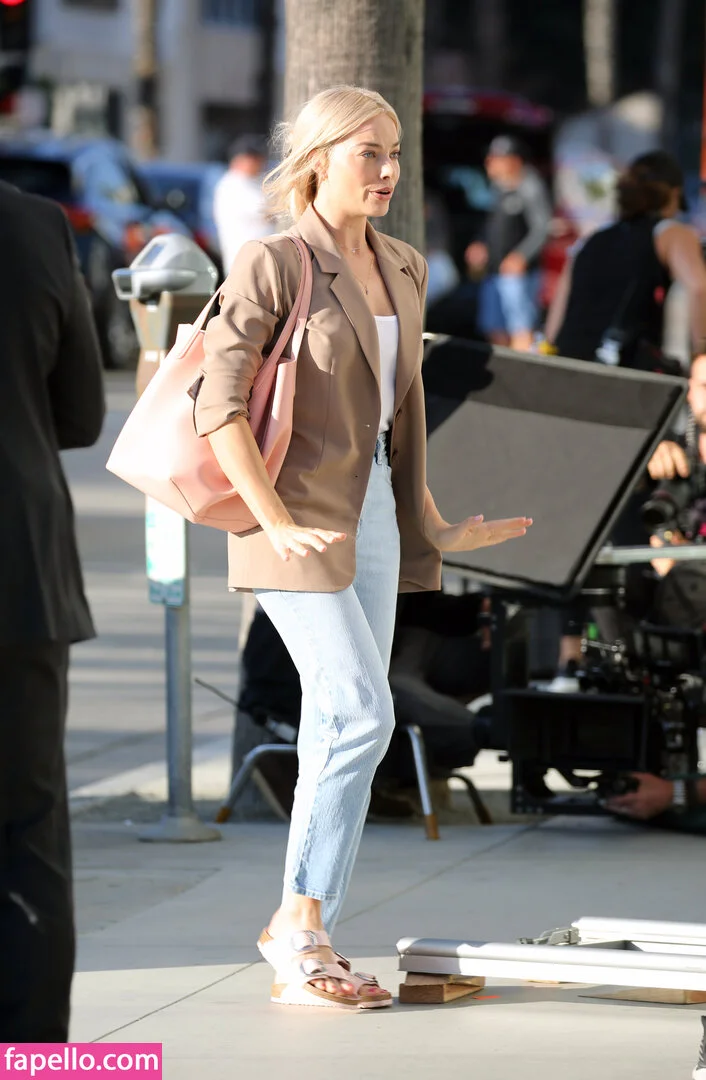 Margot Robbie Onlyfans Photo Gallery 