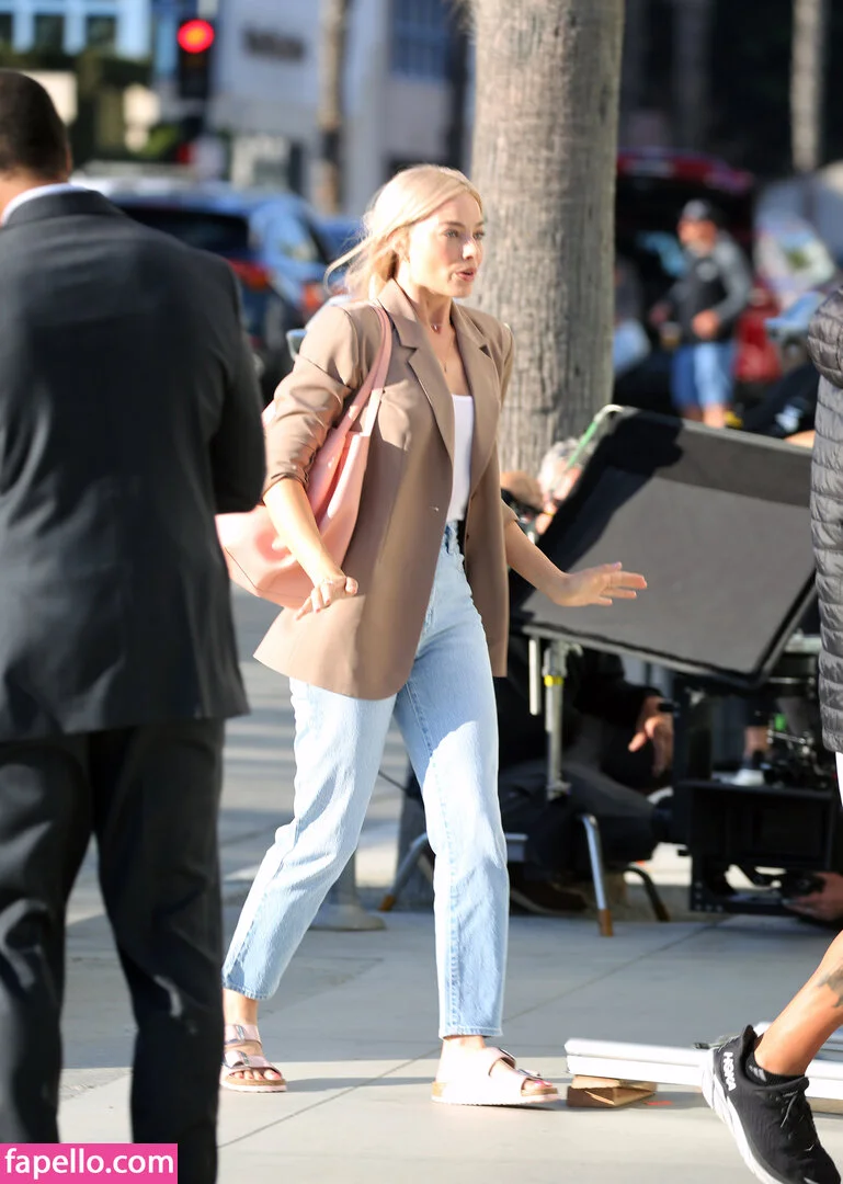 Margot Robbie Onlyfans Photo Gallery 