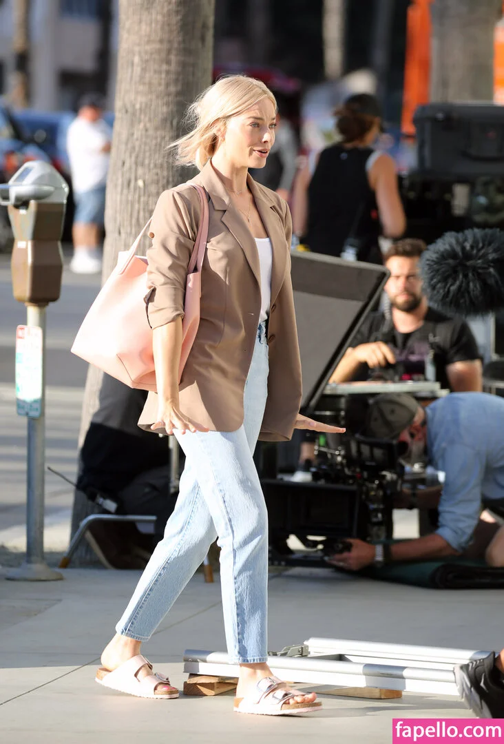 Margot Robbie Onlyfans Photo Gallery 