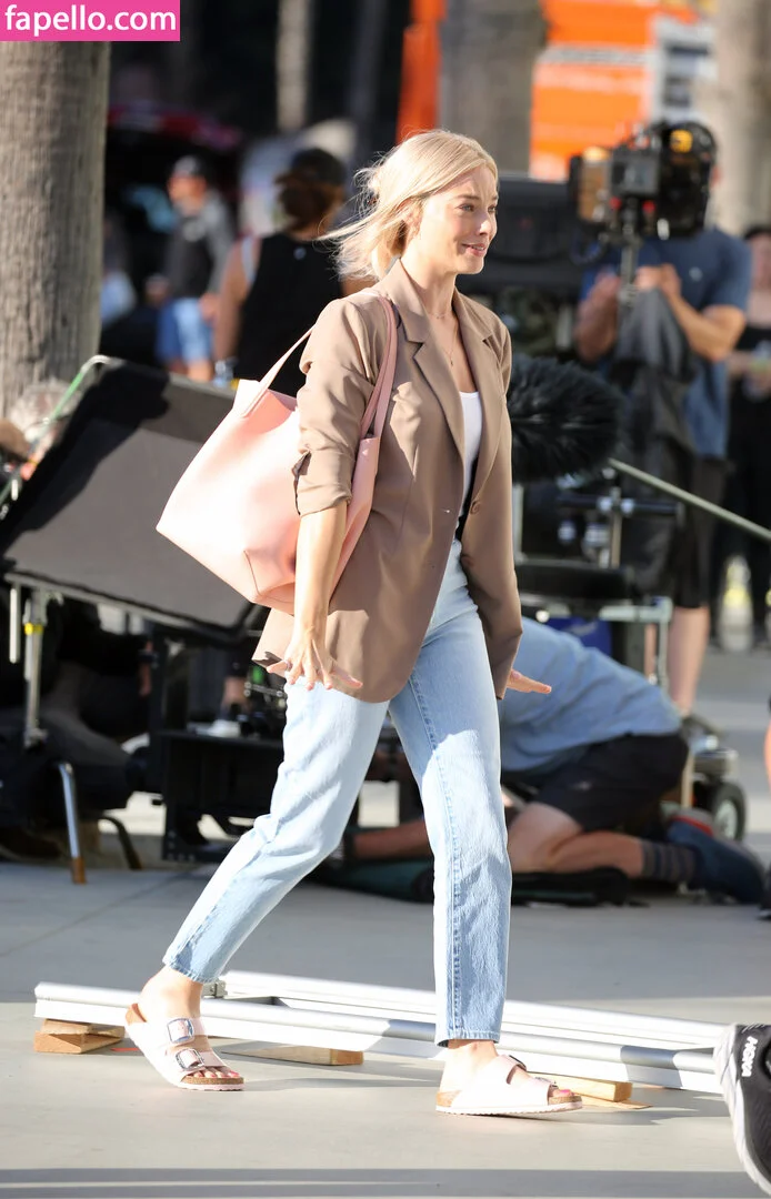 Margot Robbie Onlyfans Photo Gallery 