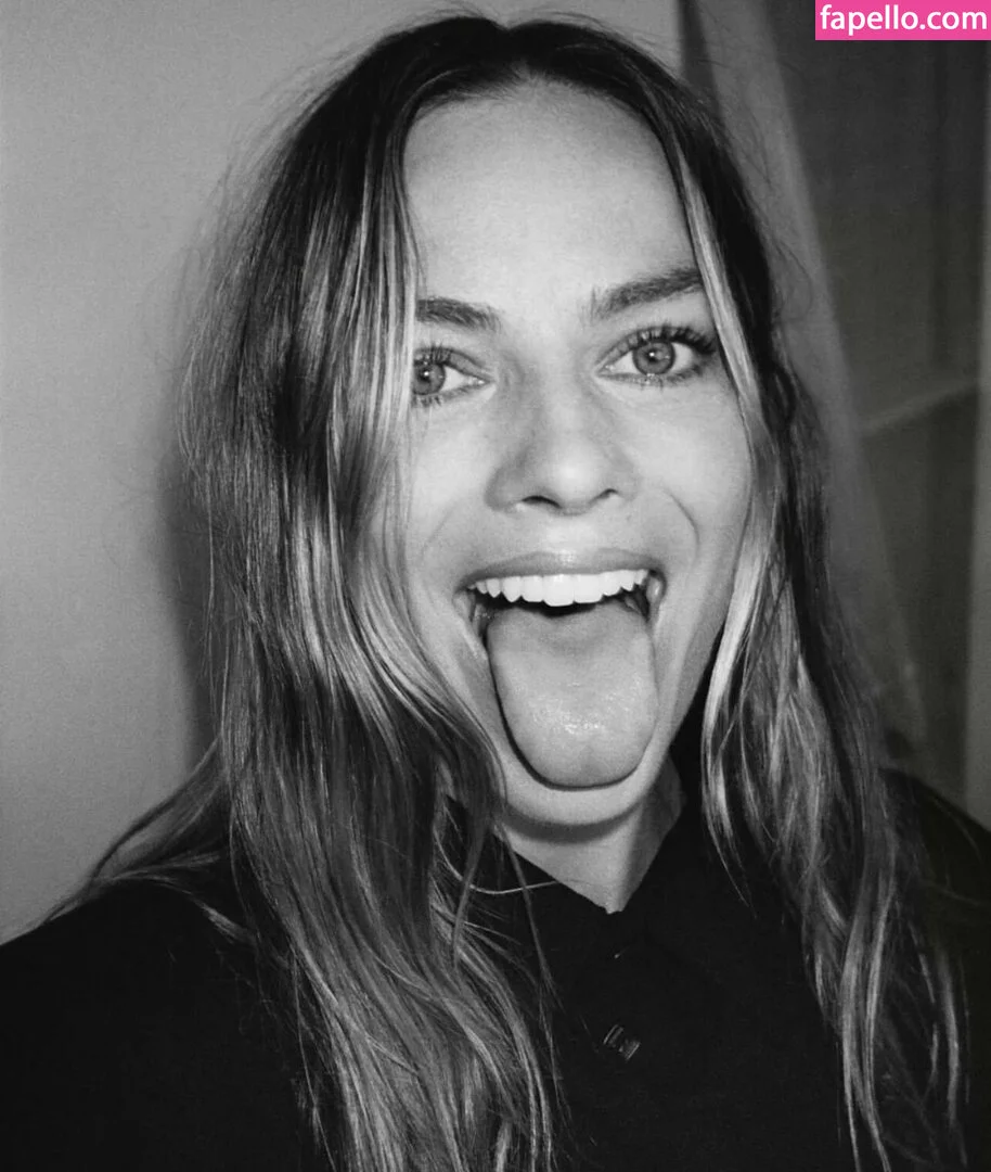 Margot Robbie Onlyfans Photo Gallery 