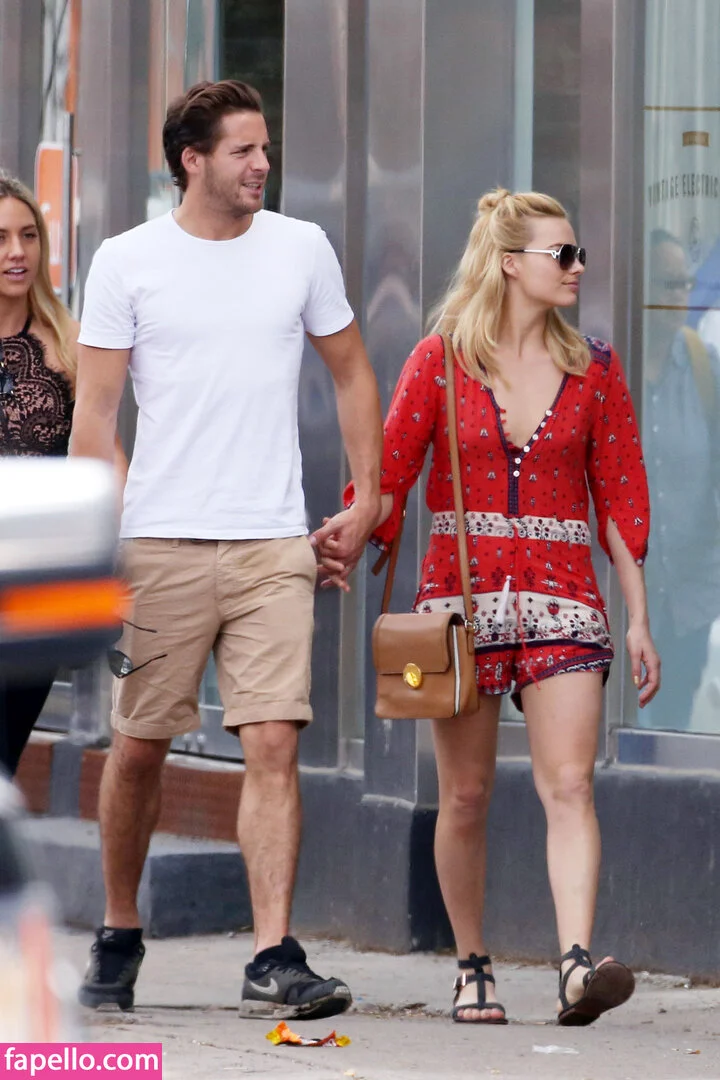 Margot Robbie Onlyfans Photo Gallery 