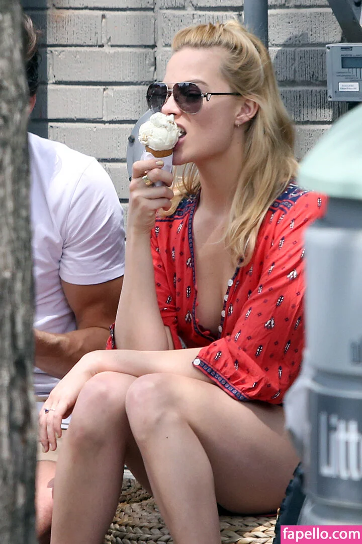 Margot Robbie Onlyfans Photo Gallery 
