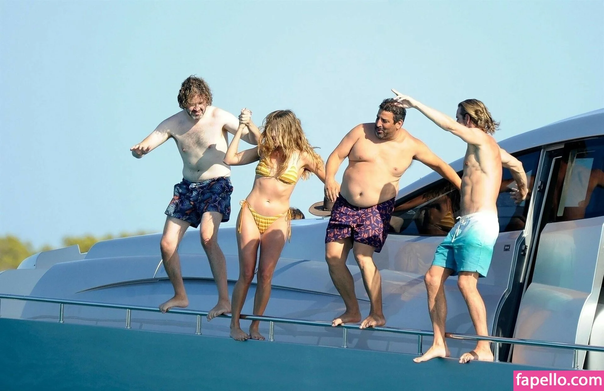 Margot Robbie Onlyfans Photo Gallery 