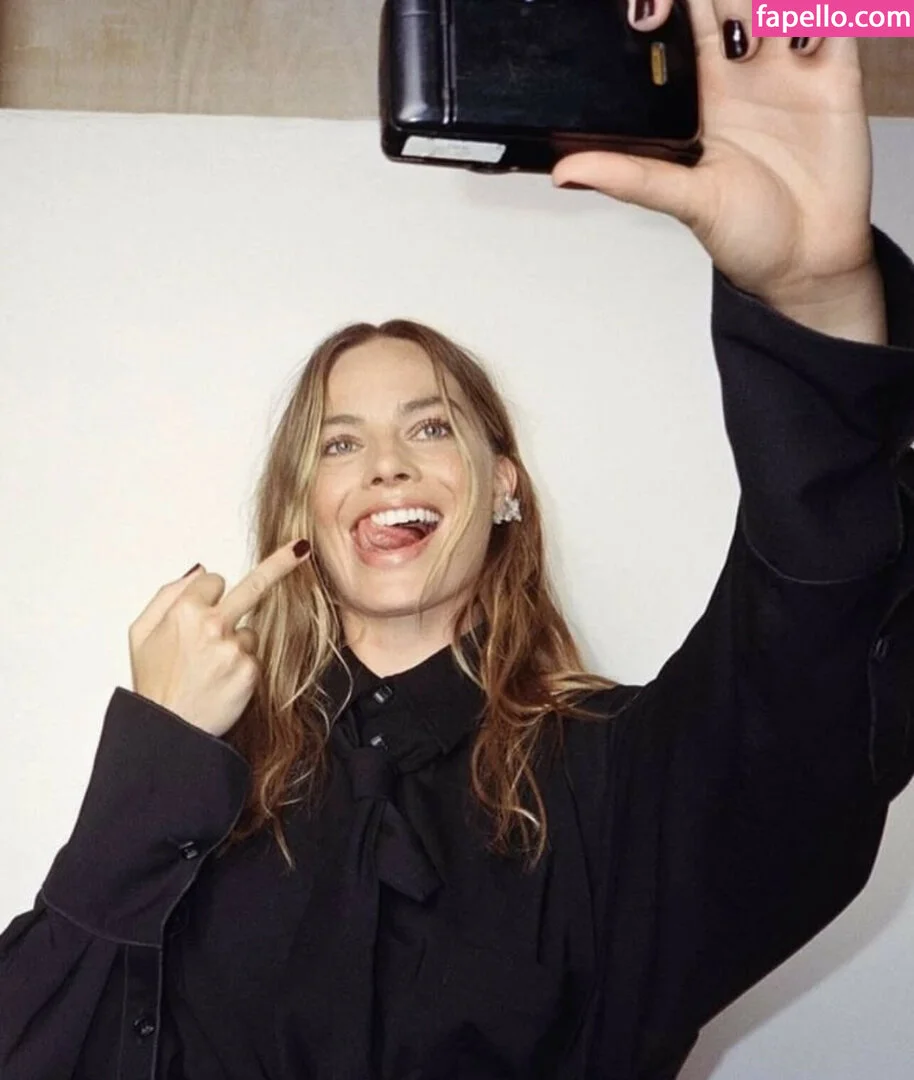 Margot Robbie Onlyfans Photo Gallery 