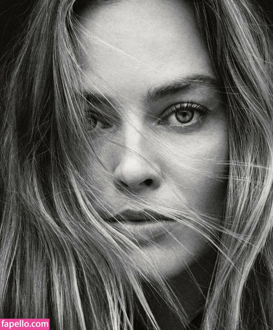 Margot Robbie Onlyfans Photo Gallery 