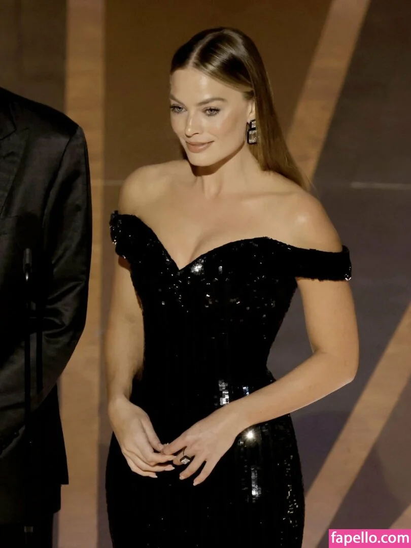 Margot Robbie Onlyfans Photo Gallery 