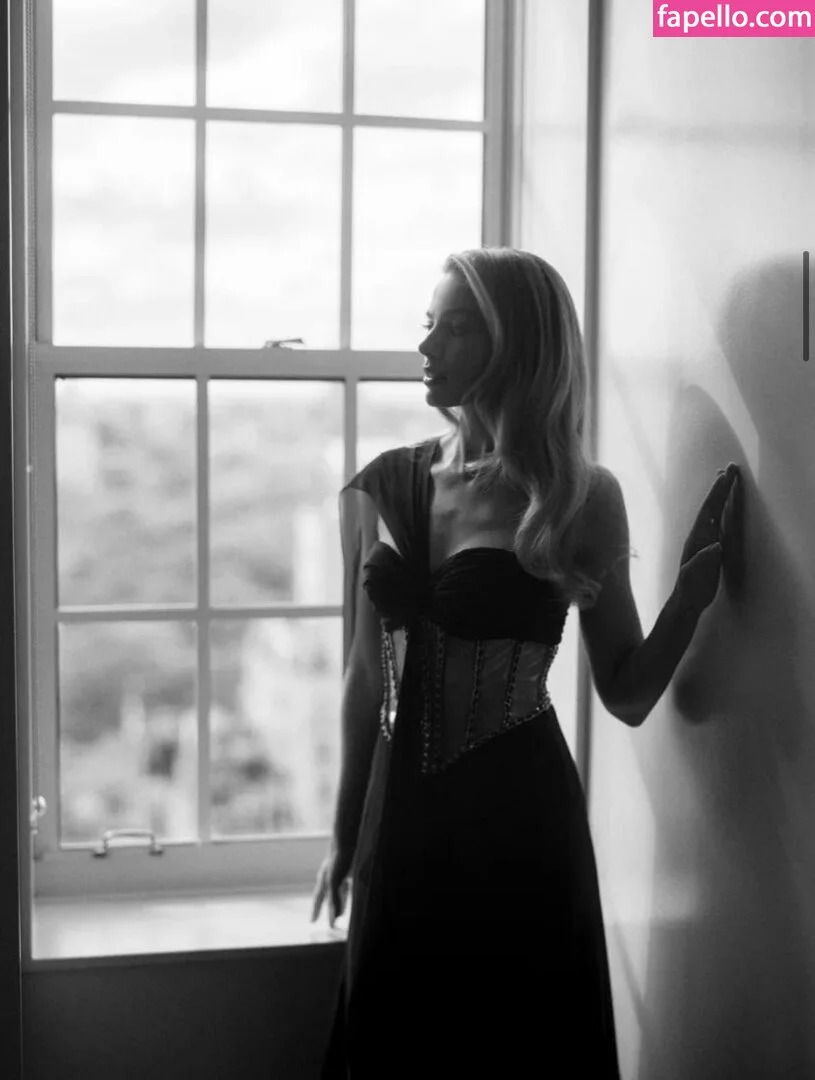 Margot Robbie Onlyfans Photo Gallery 