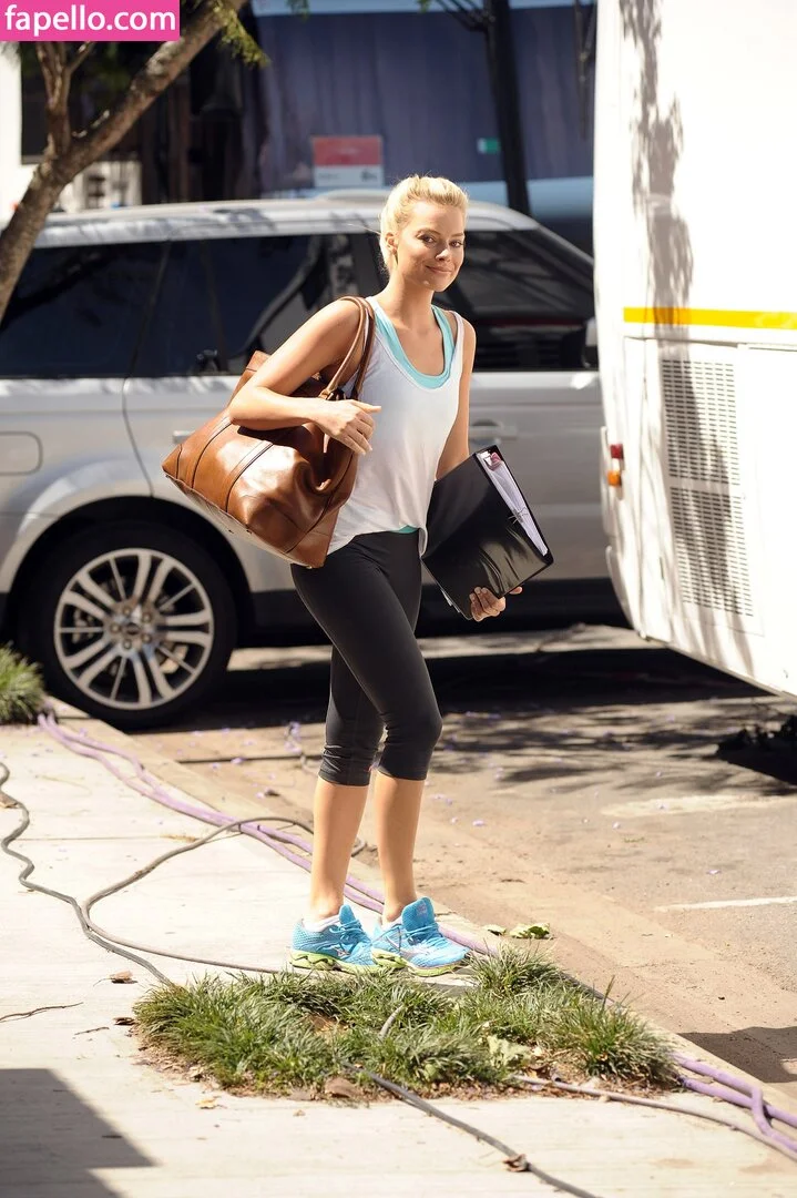 Margot Robbie Onlyfans Photo Gallery 