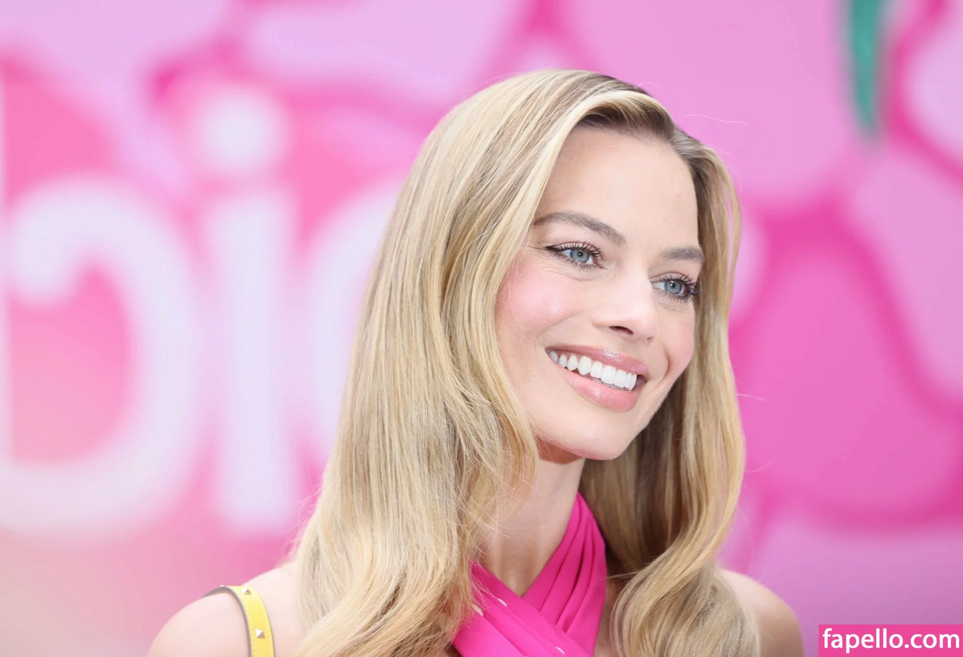 Margot Robbie Onlyfans Photo Gallery 