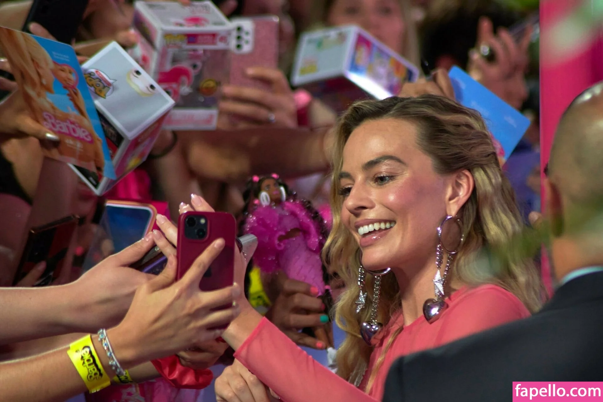 Margot Robbie Onlyfans Photo Gallery 