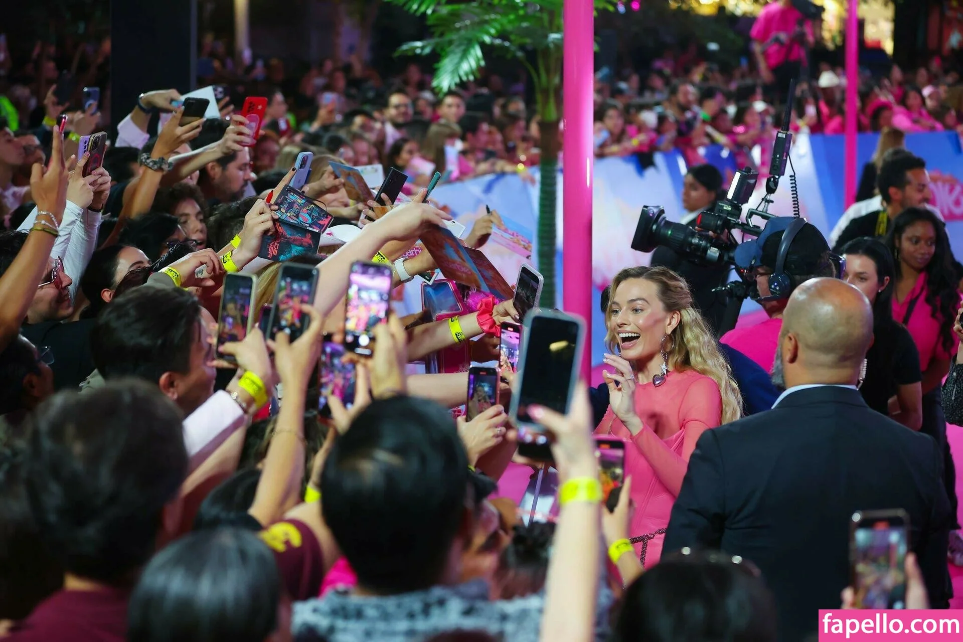 Margot Robbie Onlyfans Photo Gallery 