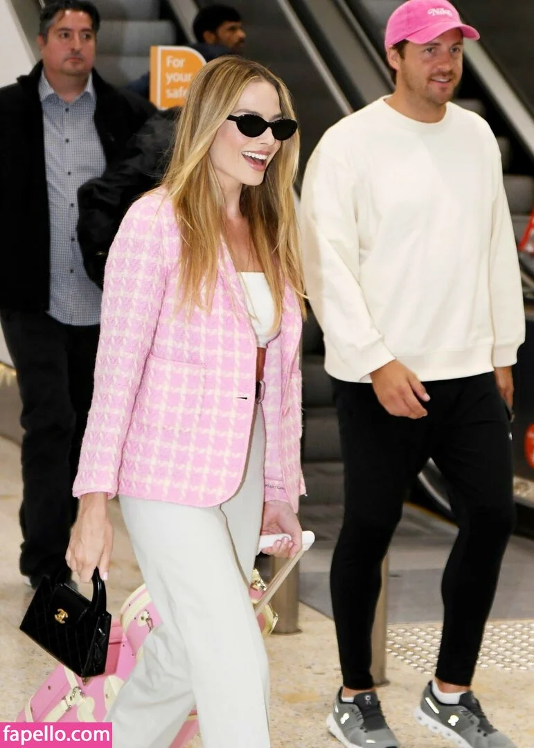 Margot Robbie Onlyfans Photo Gallery 