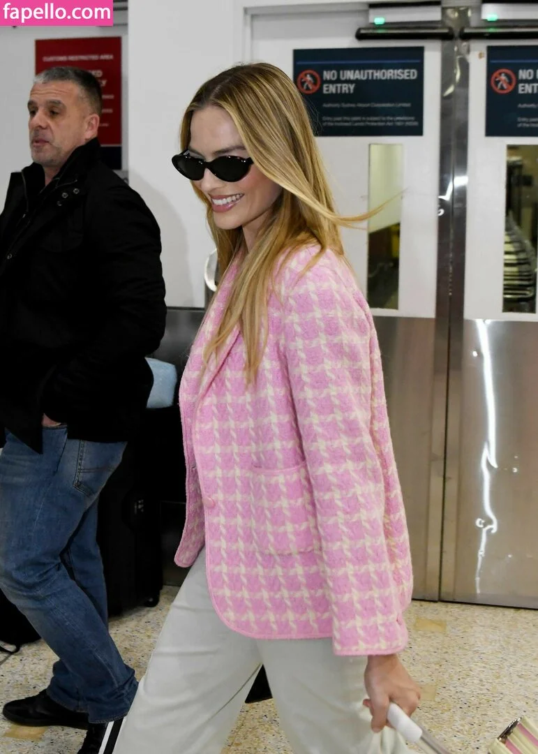 Margot Robbie Onlyfans Photo Gallery 