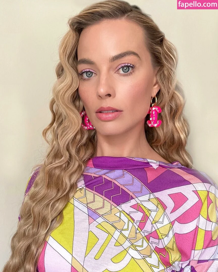 Margot Robbie Onlyfans Photo Gallery 
