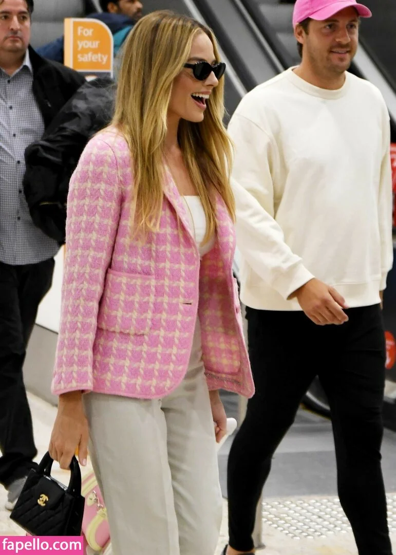 Margot Robbie Onlyfans Photo Gallery 