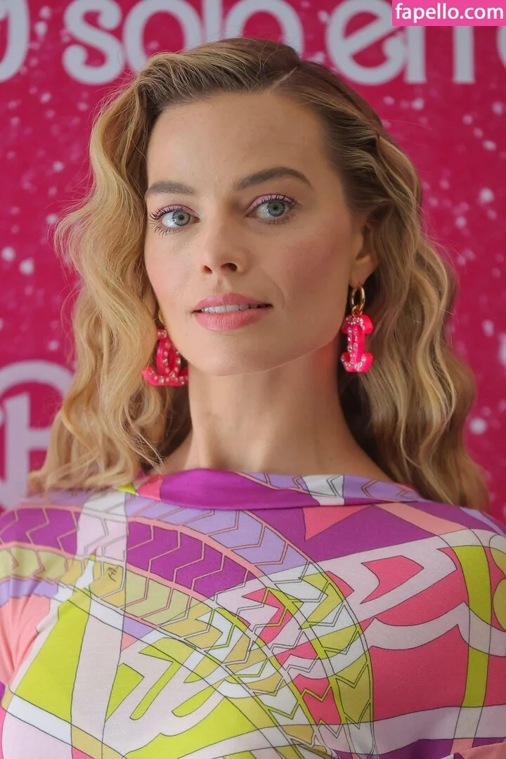 Margot Robbie Onlyfans Photo Gallery 