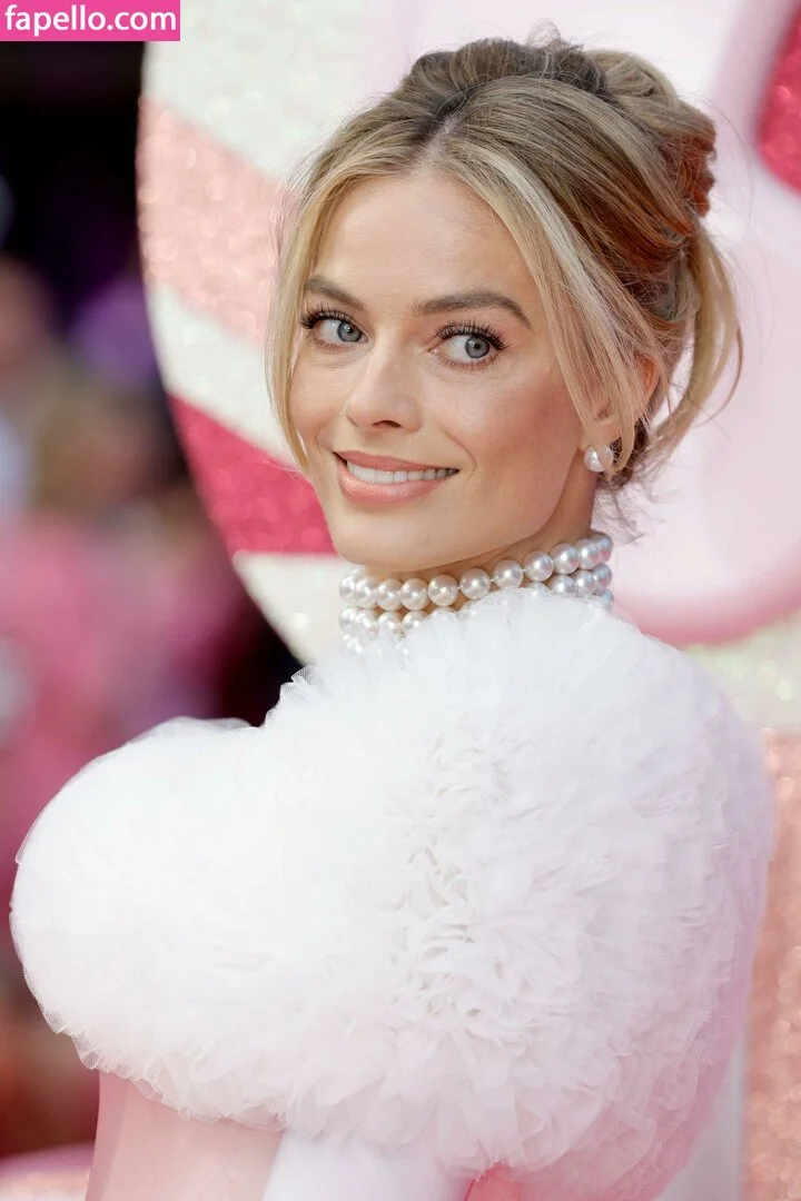 Margot Robbie Onlyfans Photo Gallery 