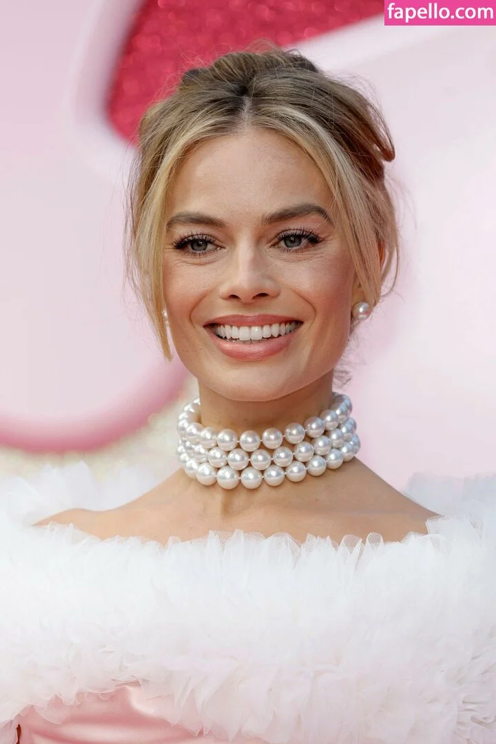 Margot Robbie Onlyfans Photo Gallery 
