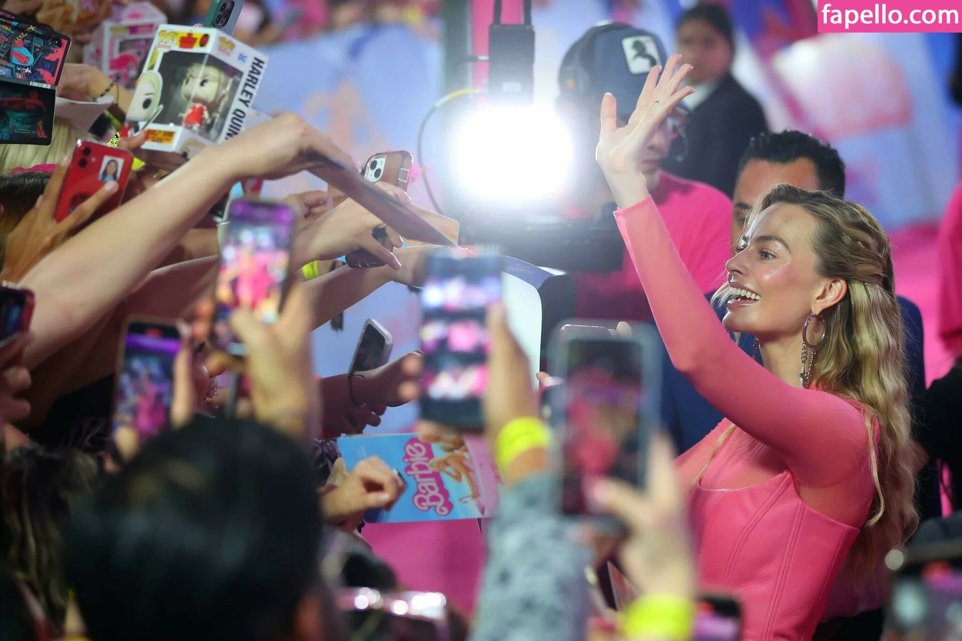 Margot Robbie Onlyfans Photo Gallery 