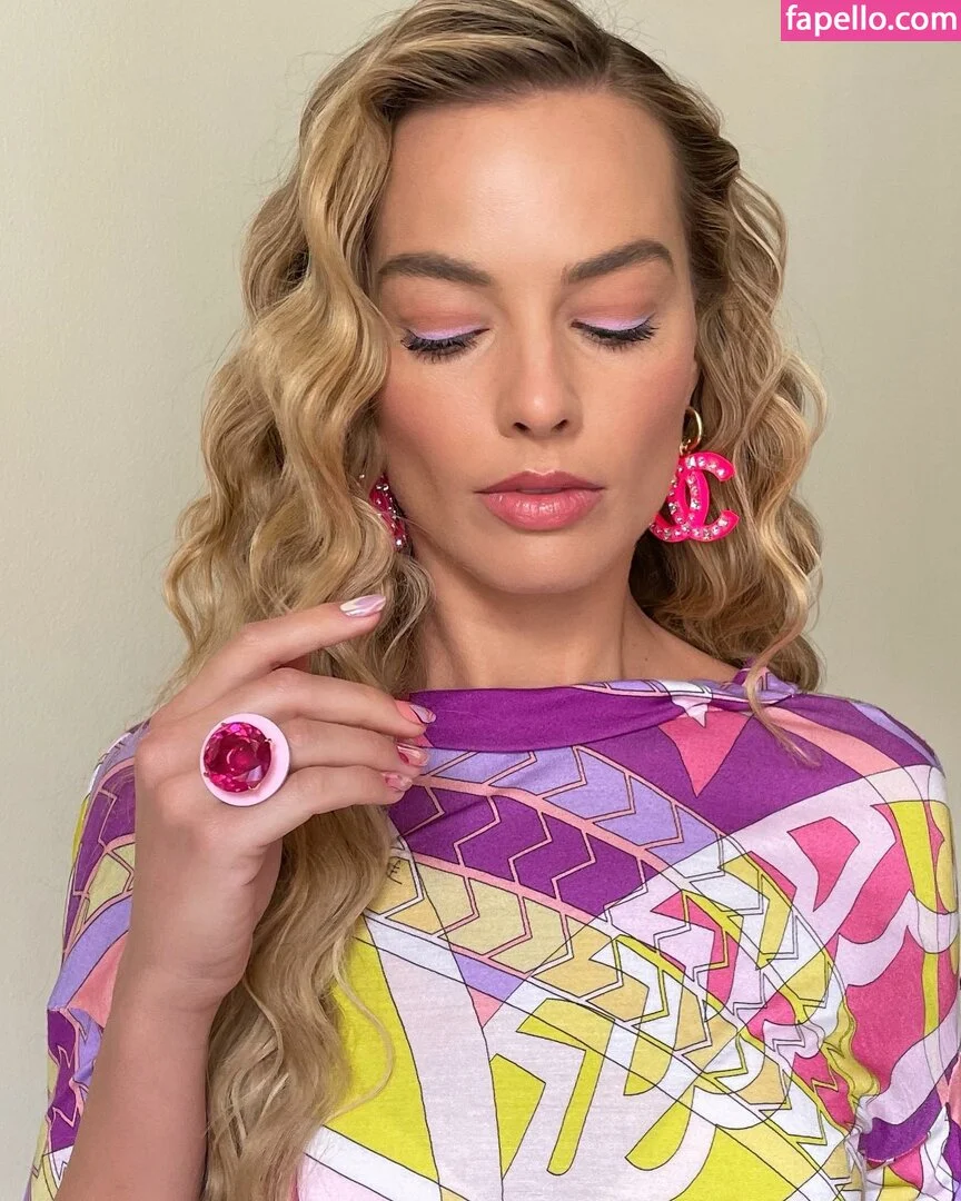 Margot Robbie Onlyfans Photo Gallery 