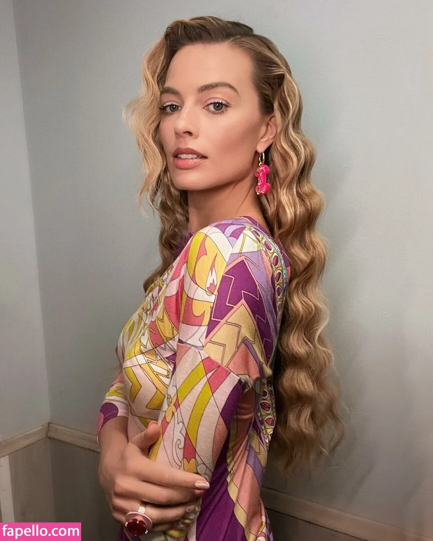 Margot Robbie Onlyfans Photo Gallery 