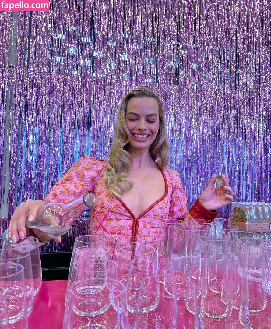 Margot Robbie Onlyfans Photo Gallery 