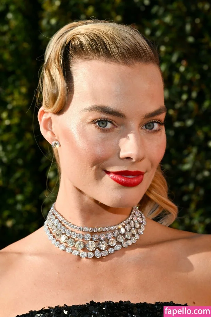 Margot Robbie Onlyfans Photo Gallery 