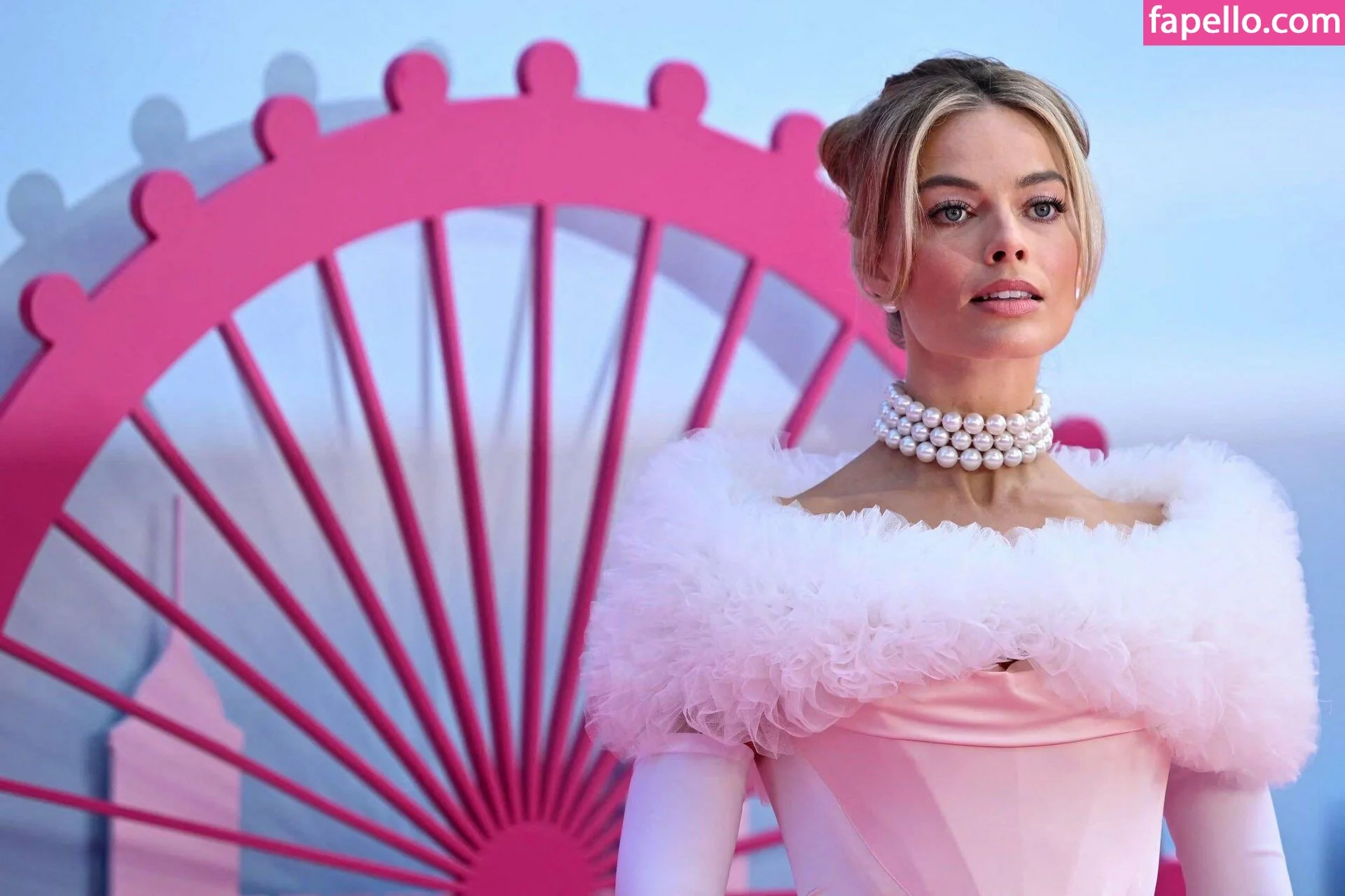 Margot Robbie Onlyfans Photo Gallery 