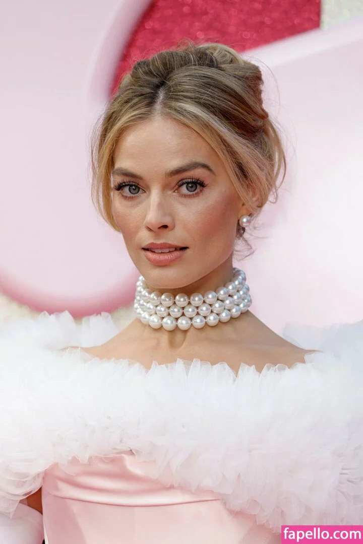 Margot Robbie Onlyfans Photo Gallery 