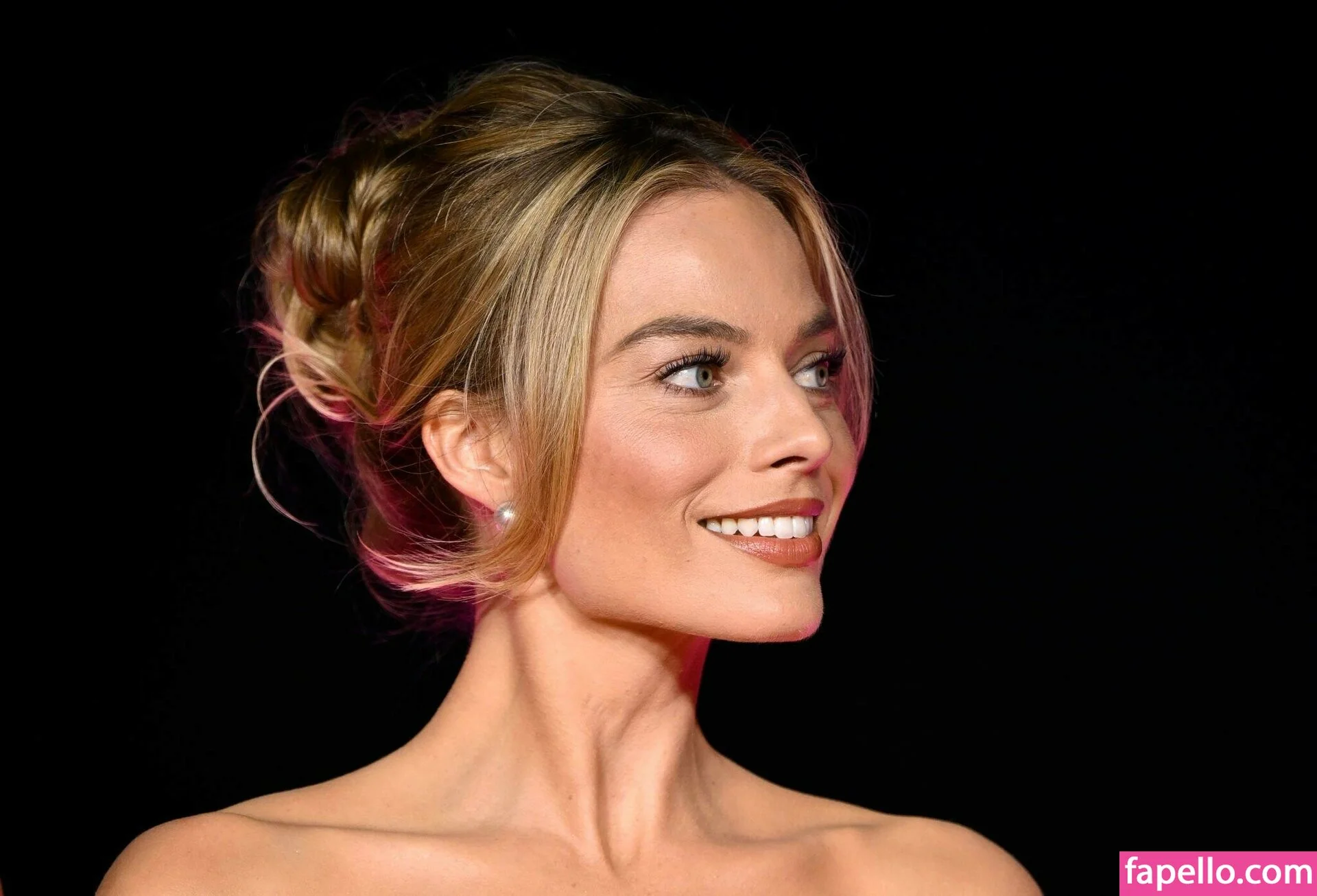 Margot Robbie Onlyfans Photo Gallery 