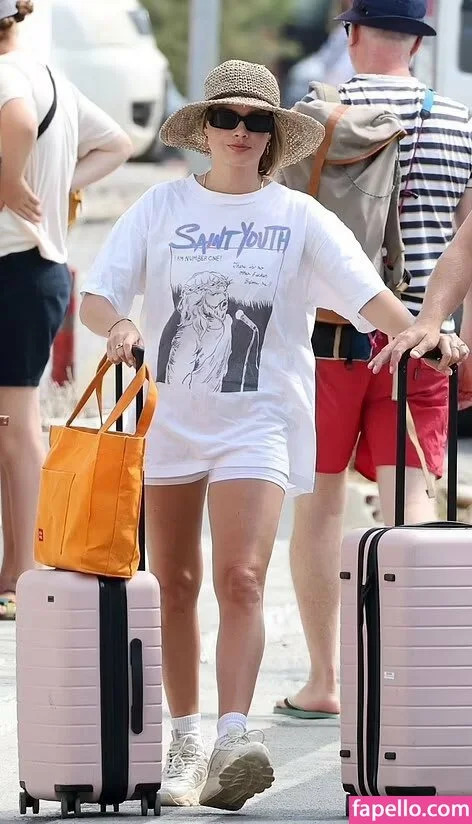 Margot Robbie Onlyfans Photo Gallery 