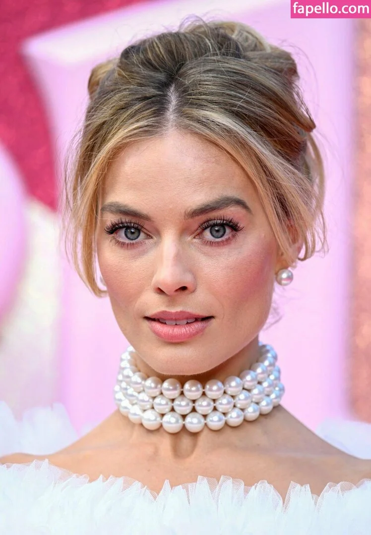 Margot Robbie Onlyfans Photo Gallery 