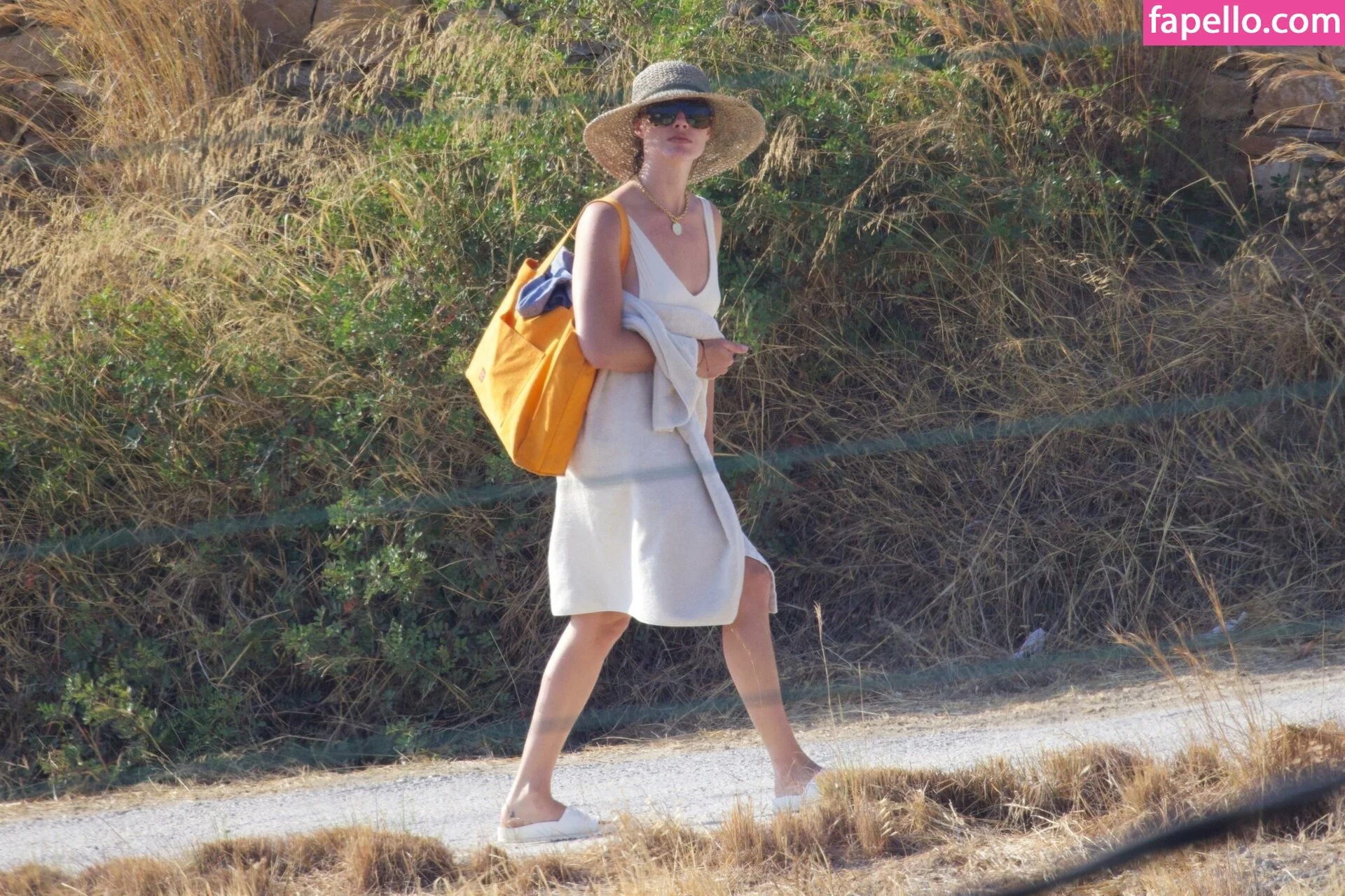 Margot Robbie Onlyfans Photo Gallery 