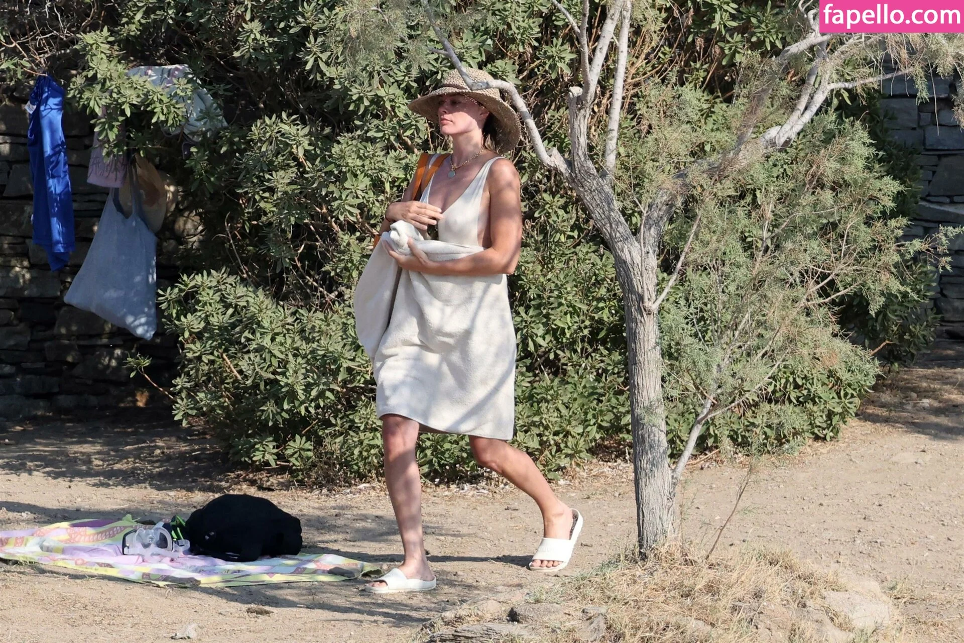 Margot Robbie Onlyfans Photo Gallery 