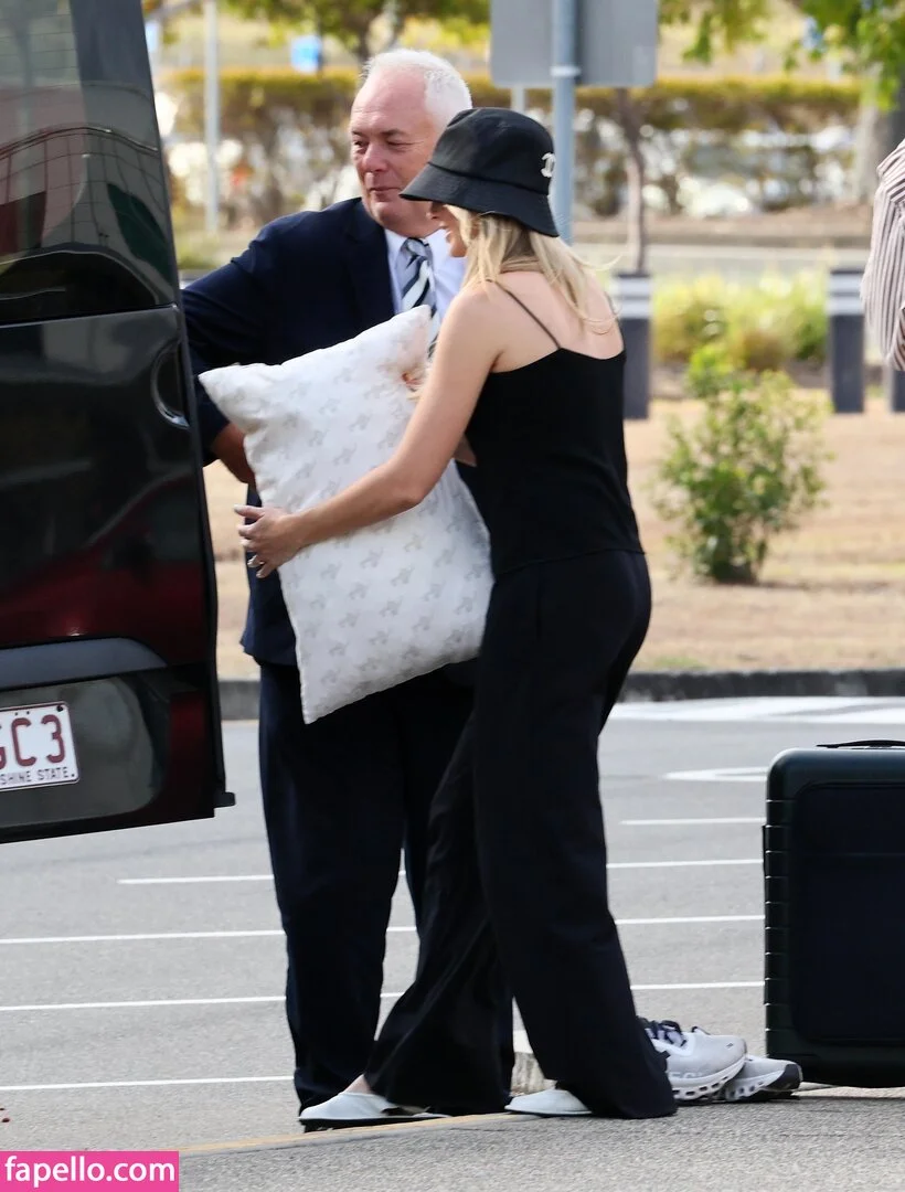 Margot Robbie Onlyfans Photo Gallery 