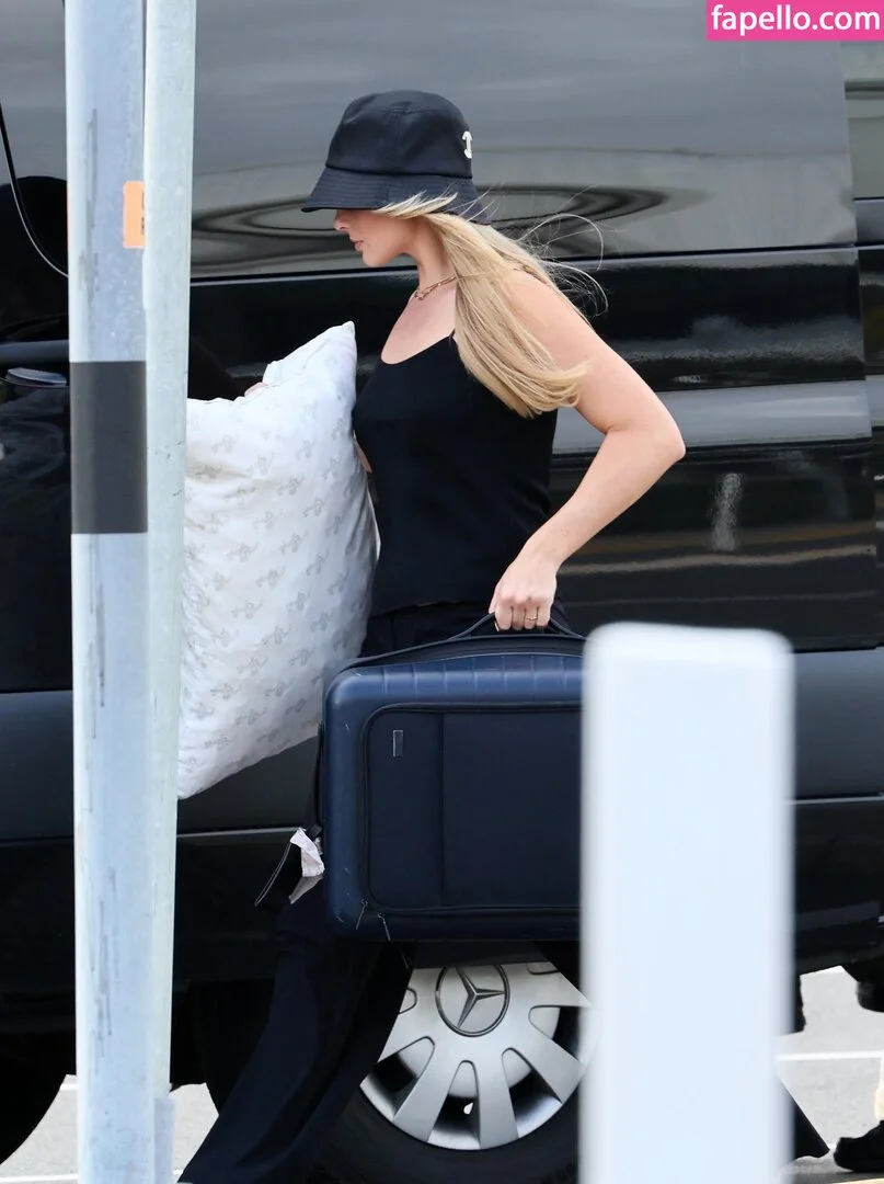 Margot Robbie Onlyfans Photo Gallery 