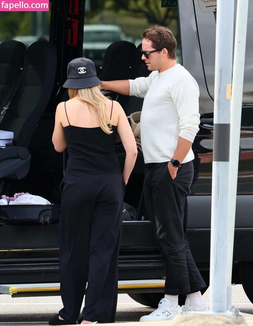 Margot Robbie Onlyfans Photo Gallery 