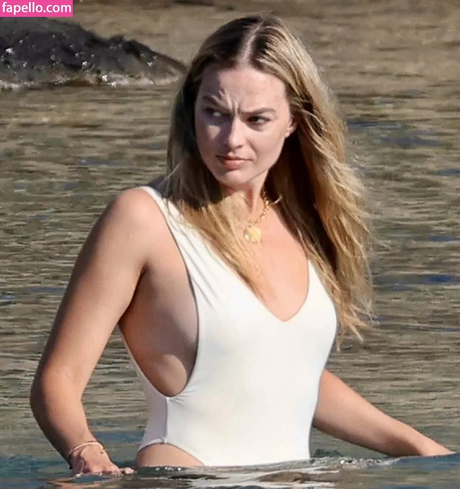 Margot Robbie Onlyfans Photo Gallery 
